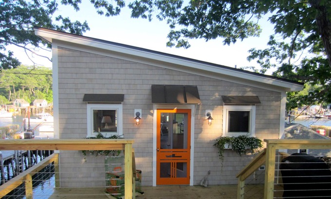 New Harbor Cottage | Spectacular Boathouse Cottage Located On A Private Dock In New Harbor