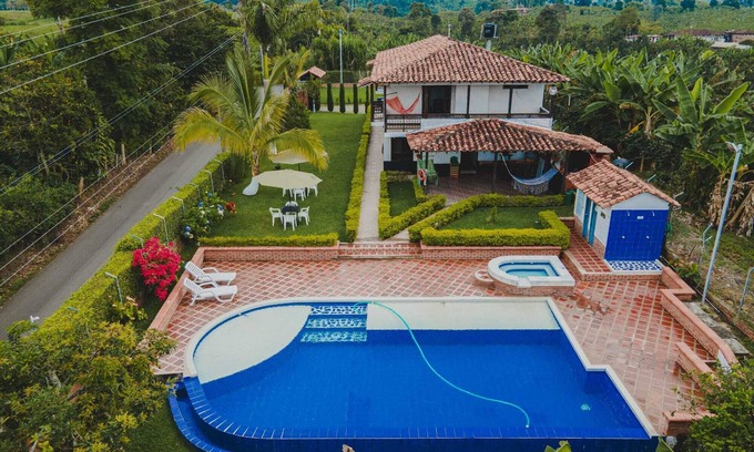 Filandia Villa | Spectacular country house with pool in Quindio