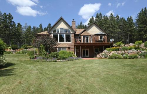 Hamburg Ski Chalet | Spectacular Garden Chalet close to Rib Mountain