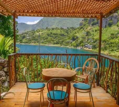 Pasajcap Villa | Spectacular Lake View Temple Retreat