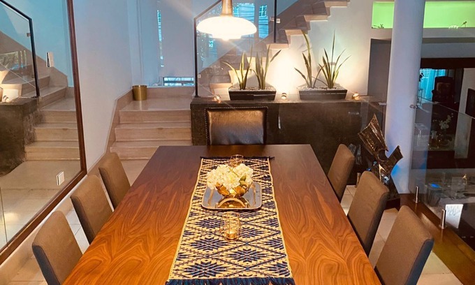 Granada House | Spectacular house in the heart of Polanco with with terrace and garden