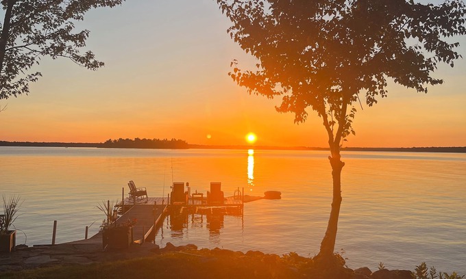 Drummond-North Elmsley House | Spectacular Home on Mississippi Lake Near Ottawa, Perth and Stonefields Estate