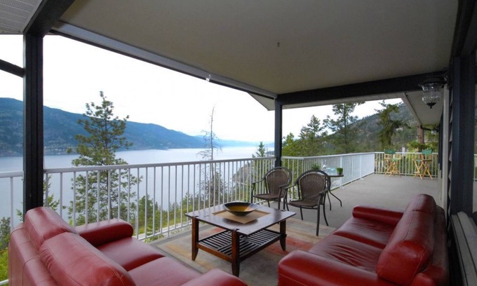 Central Okanagan House | Spectacular House for Rent: