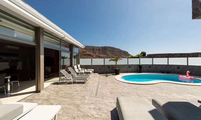 Mogan Ski Chalet | Spectacular house with private heated pool in paradise