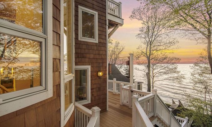 Douglas Cottage | Spectacular Lake Michigan Views/Beach Access from Douglas Lakeshore Beach House