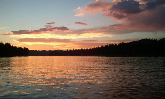 Wishon Cabin | *Spectacular Lake Views Open Floor Plan Fully Stocked Huge Deck*
