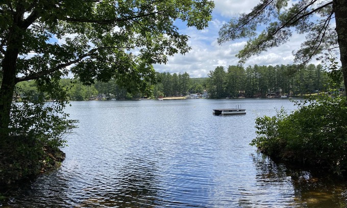 Orange Ski Chalet | Spectacular LAKEFRONT Chalet - Private Beach, 3br, AC