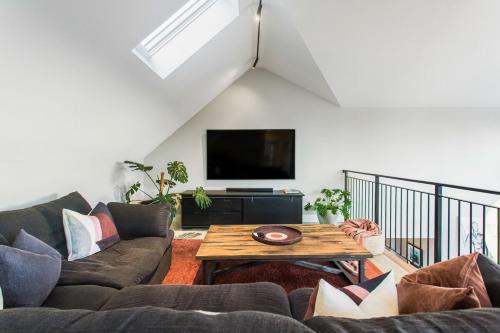 Grey Lynn Villa | Spectacular Luxury 4BR 3 Bath Hot Tub