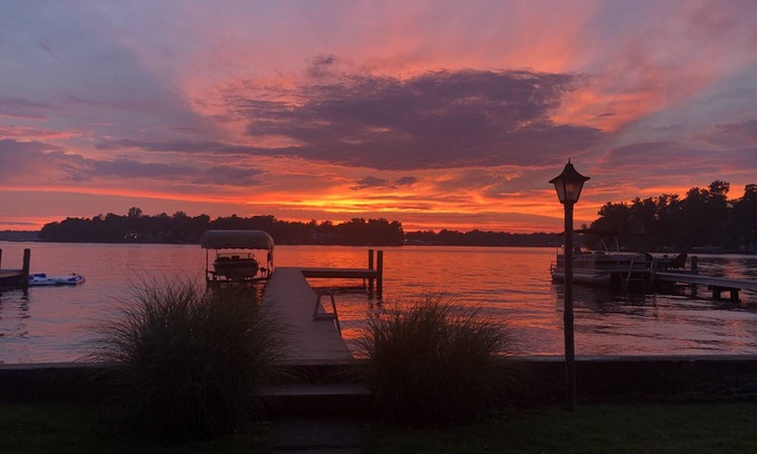 Paw Paw Lake Cottage | Spectacular Michigan Cottage on All Sports Paw Paw Lake