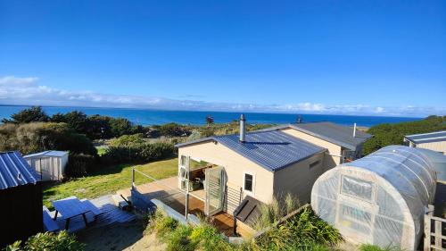 Riverton House | Spectacular Moana Views