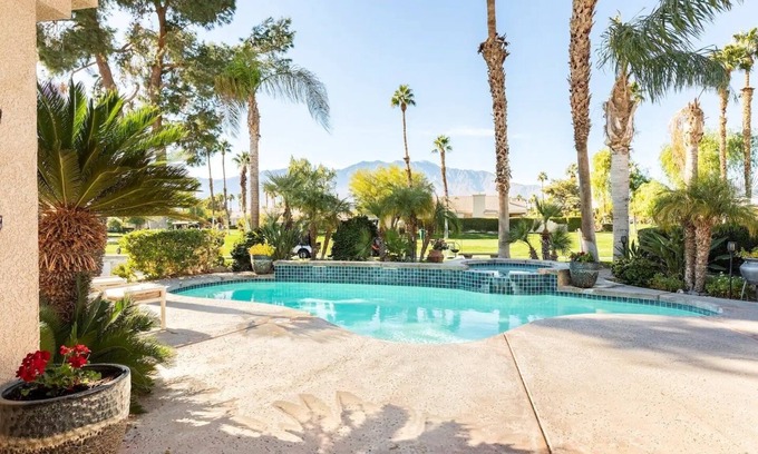Palm Springs House | Spectacular Mountain View’s with PRIVATE Pool/Spa! Luxuriously decorated villa!