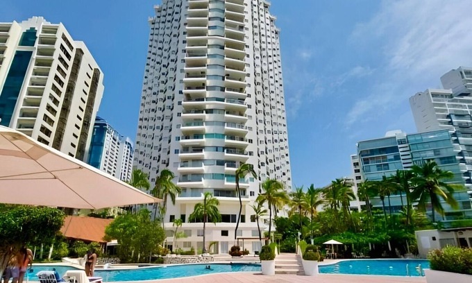 Lomas de Costa Azul Apartment | Spectacular beachfront apartment