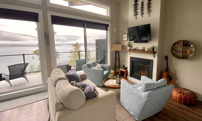 Port Renfrew House | Spectacular Ocean View Luxury 2 Bedroom 2 Full Bathroom