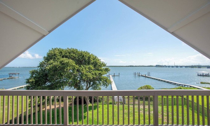 Straits House | Spectacular ocean getaway, vacation done right!