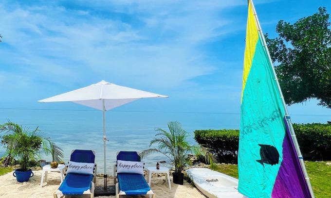 Belmont Cottage | Spectacular Ocean Views: Unwind in Paradise at our Beach House!