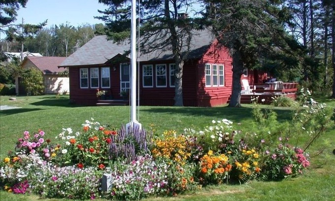 Pemaquid Point Cottage | Spectacular Ocean Waterfront - Walk to Pemaquid Light