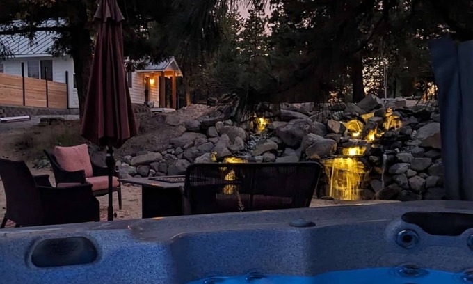 Chelan House | Spectacular peaceful out of town getaway only 5 miles from downtown Lake Chelan.