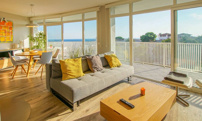 Lloret Town Center Apartment | Spectacular renovated penthouse with pool and terrace overlooking the sea
