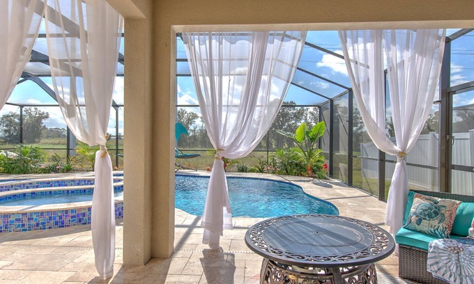 Balm House | Spectacular Retreat 5BD L12ppl l Heart of Tampa FL