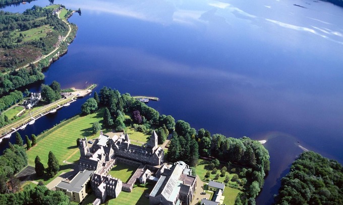Fort Augustus Condo | Spectacular, romantic accommodation in an abbey at the shores of Loch Ness!