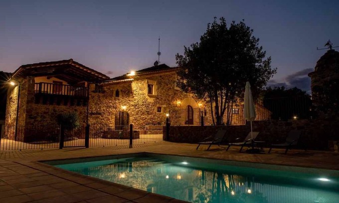 Brunyola House | Spectacular rural farmhouse - relax in Brunyola