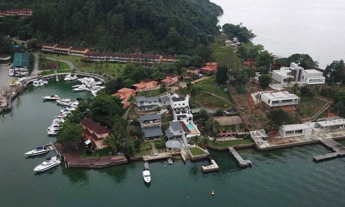 Pontal Condo | SPECTACULAR SEASIDE HOUSE WITH PRIVATE BEACH IN GREEN COAST CONDOMINIUM