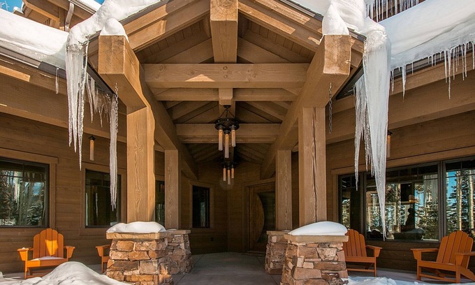 Park City House | SPECTACULAR SKI-IN/OUT HOME - 7 BDRMS, HOT TUB, SAUNA, THEATRE, GAME ROOM