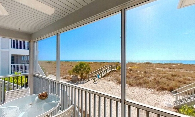 Palm Island Villa | Spectacular Sunset Views from this Comfortable Island Villa on Resort A3111B