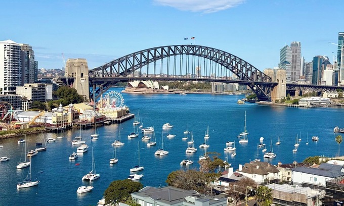 North Sydney Apartment | Spectacular Sydney Harbour Views - 1 bedroom Modern apartment