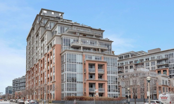 King West Village Condo | Spectacular Terrace - City/Lake View - 5 mins from major attractions