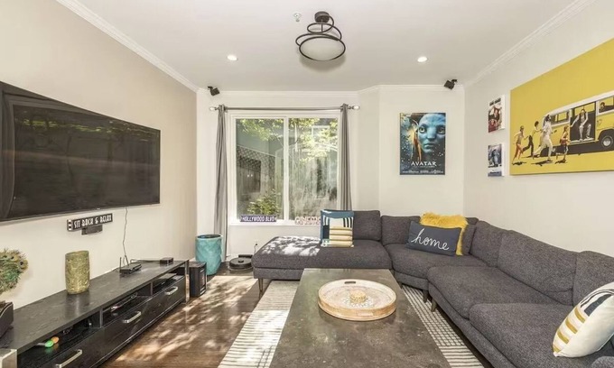 Emerald Hills House | Spectacular Valley Views 6-bedroom house with WiFi, AC in charming Emerald Hills