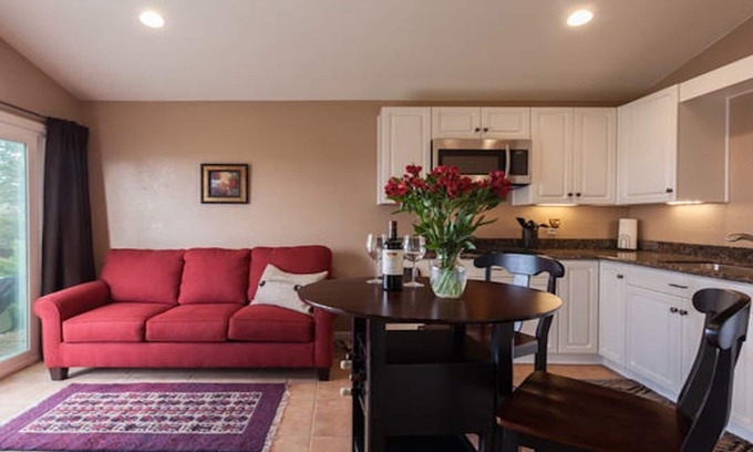 Atascadero House | Spectacular View in the Middle of Wine Country: Private 1-Bedroom Guesthouse