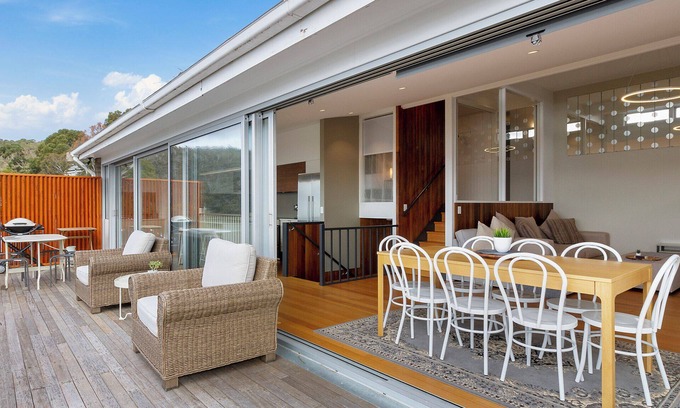 Mount Nelson House | Spectacular Views - 2 Bedrooms - Free Parking - Mount Nelson