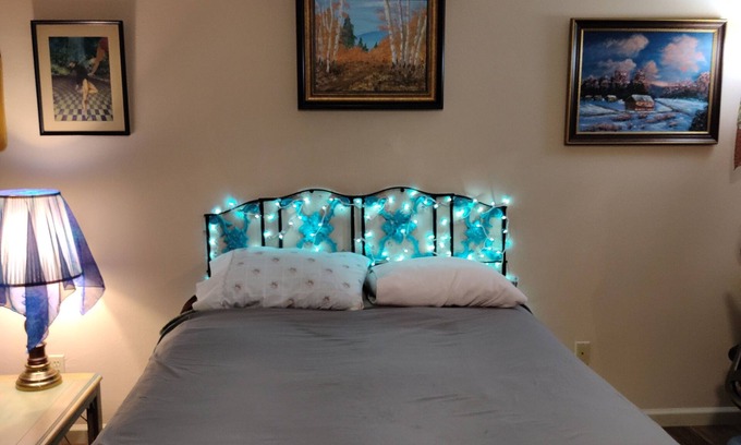 Rio Rancho Apartment | Spectacular views from this Terrific studio with AC near balloon fiesta.