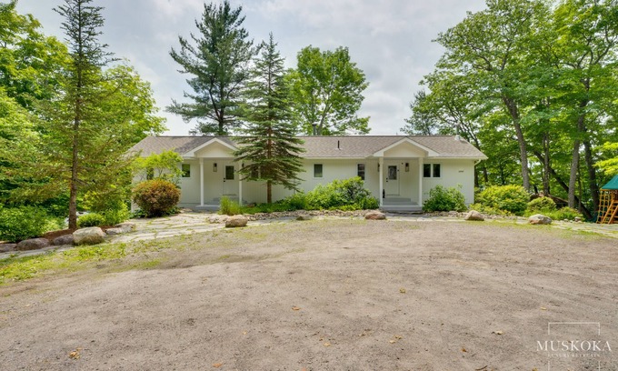 Rosseau House | Spectacular views of beautiful Lake Rosseau!