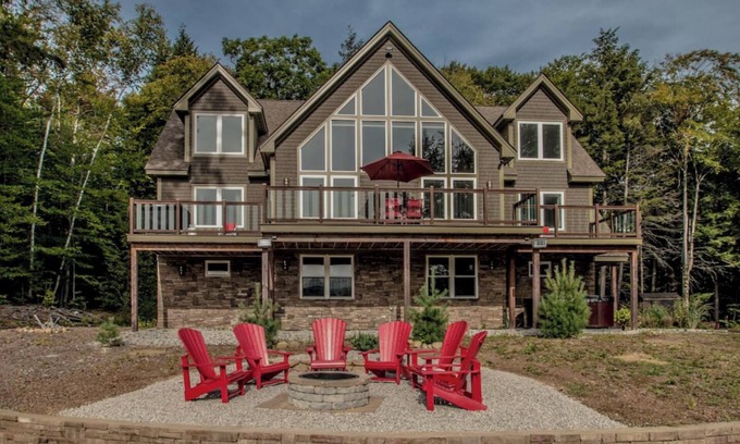 Intervale House | Spectacular Views, Private Estate Staycation