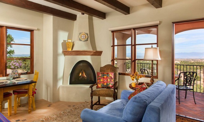 La Tierra Apartment | Spectacular Views, Solitude and Santa Fe Charm