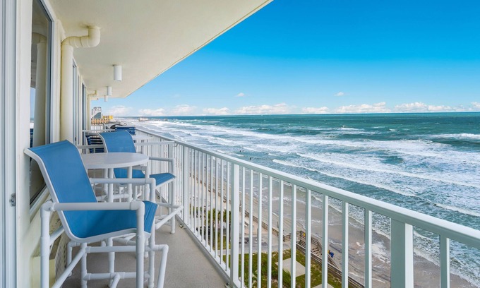 Lenox Park Condo | Spectacular views, direct oceanfront, separate bedroom !