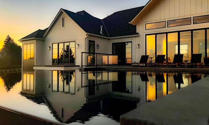 Washougal House | Spectacular Views With Infinity Pool