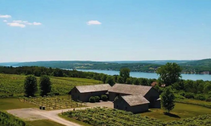 Penn Yan House | Spectacular Vineyard Estate above KEUKA LAKE