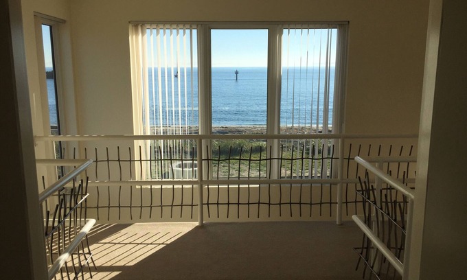 Point Roberts House | Spectacular Water-Front Beach House In Point Roberts Marina Neighborhood