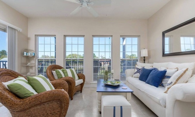Ocean View House | Spectacular well stocked townhouse minutes from Bethany Beach
