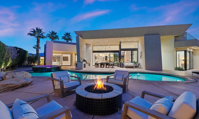 Magnesia Falls Cove House | 'Spectra' An Architectural Masterpiece