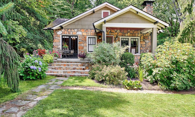 Waynesville House | Spellbound Cottage just off of Main Street Waynesville