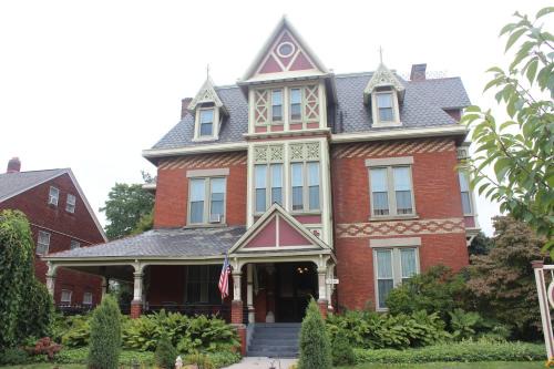 Erie Bed & Breakfast | Spencer House Bed & Breakfast