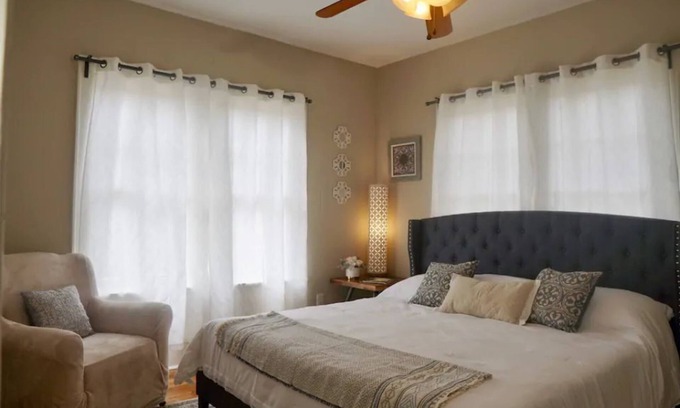 Avondale House | Spencer's Place Historic, Comfy Getaway