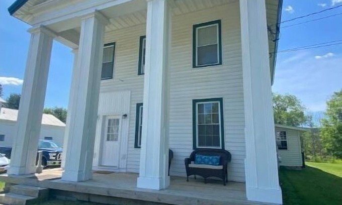 Spencer Apartment | Spencer Village Colonial 2