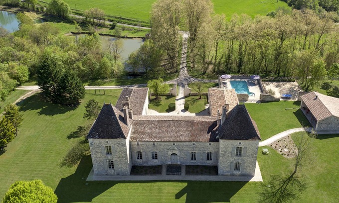 Monflanquin Other | Spend a holiday in a completely renovated castle!