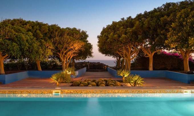 Macher House | Spend a wonderful vacation in the inviting cottage near the sea.