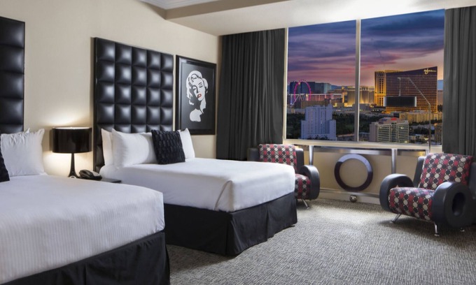 Winchester Hotel | Spend Cowboy Christmas at the Luxurious Westgate Las Vegas
